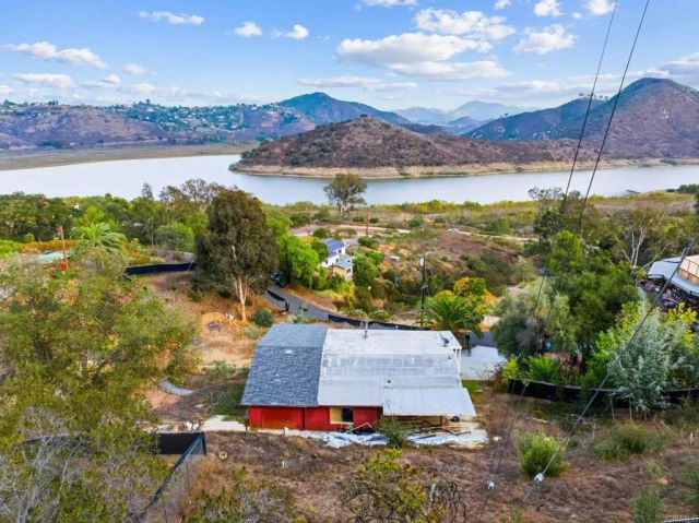 9703 Upas, Escondido, CA 92029