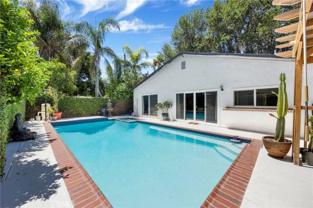 8012 Comanche, Winnetka, CA 91306