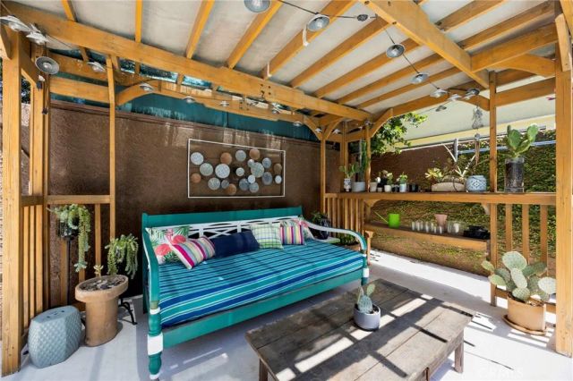 8012 Comanche, Winnetka, CA 91306