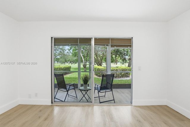 300 SW 130th Terrace 110B, Pembroke Pines, FL 33027