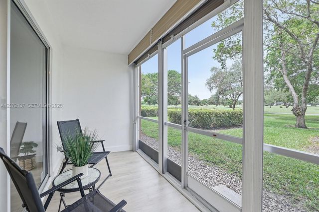 300 SW 130th Terrace 110B, Pembroke Pines, FL 33027