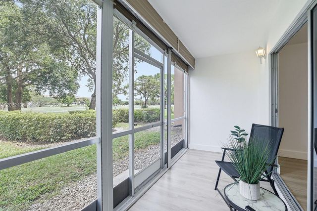 300 SW 130th Terrace 110B, Pembroke Pines, FL 33027