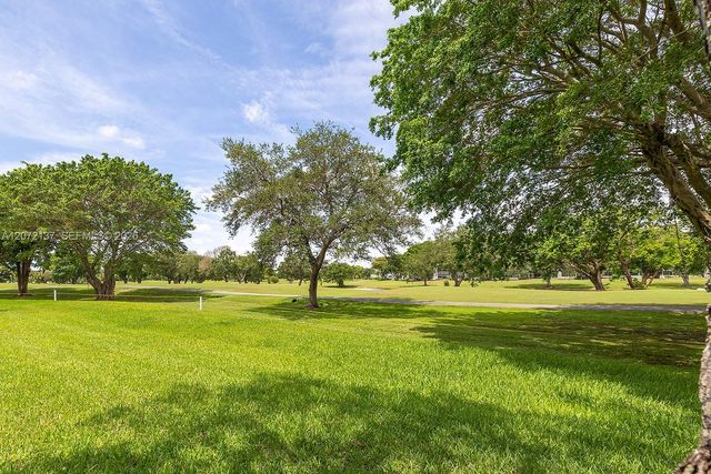 300 SW 130th Terrace 110B, Pembroke Pines, FL 33027