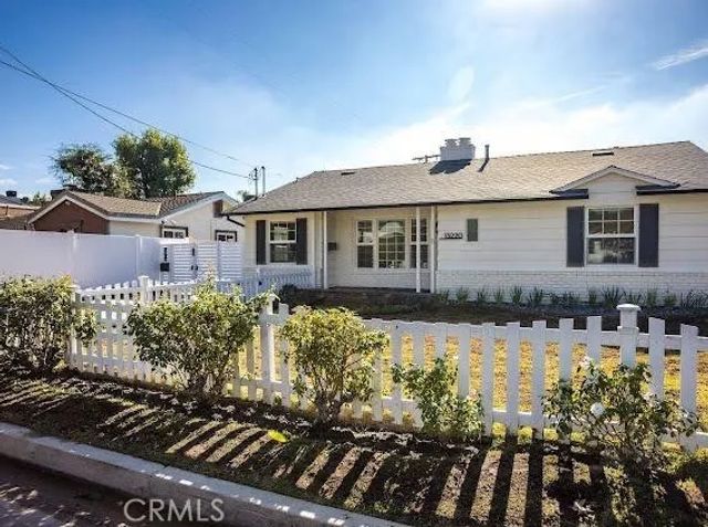 13220 Otsego St, Sherman Oaks, CA 91423