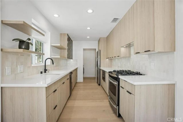 13220 Otsego St, Sherman Oaks, CA 91423