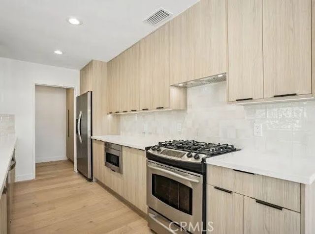 13220 Otsego St, Sherman Oaks, CA 91423