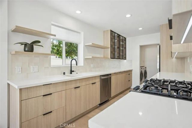 13220 Otsego St, Sherman Oaks, CA 91423