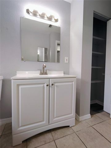 9435 LYNN LANE B, Seminole, FL 33777