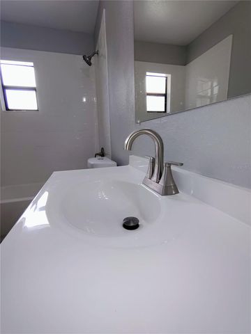 9435 LYNN LANE B, Seminole, FL 33777