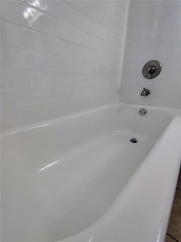 9435 LYNN LANE B, Seminole, FL 33777