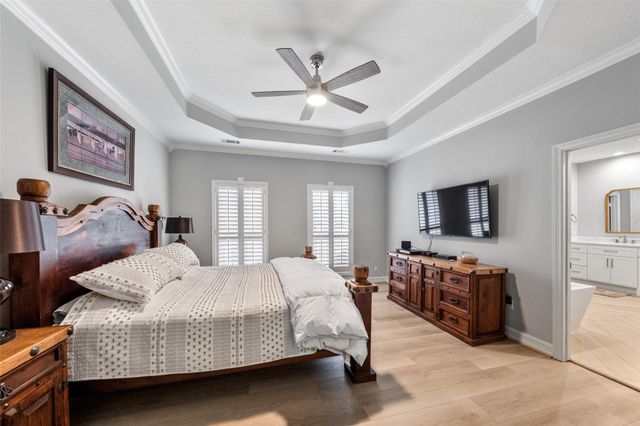 204 April Waters Drive N, Montgomery, TX 77356