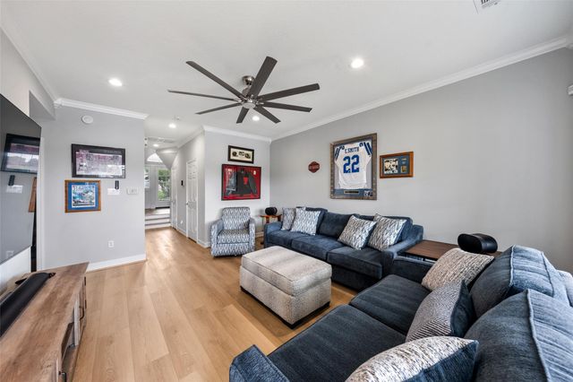 204 April Waters Drive N, Montgomery, TX 77356