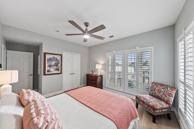 204 April Waters Drive N, Montgomery, TX 77356