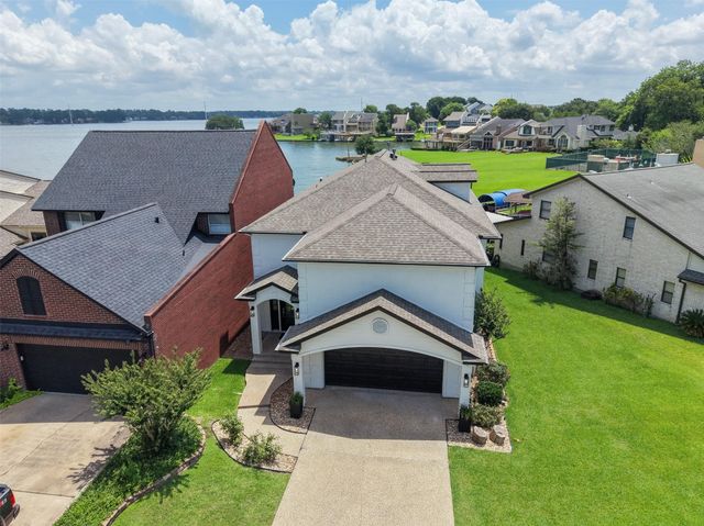 204 April Waters Drive N, Montgomery, TX 77356