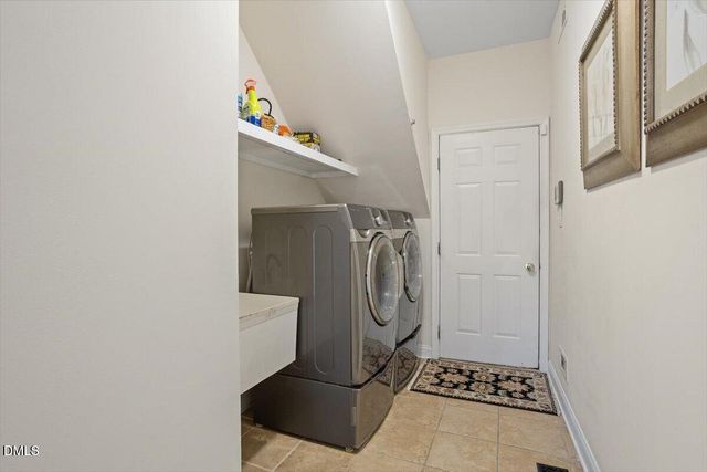 114 Large Oaks Drive, Cary, NC 27518