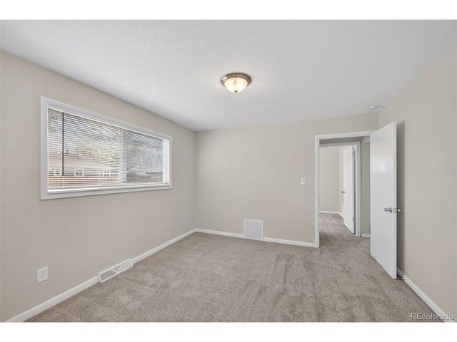 920 Moline St, Aurora, CO 80010