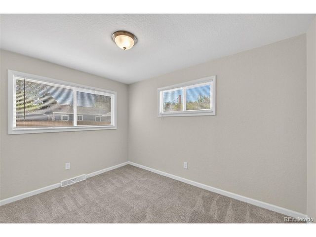 920 Moline St, Aurora, CO 80010