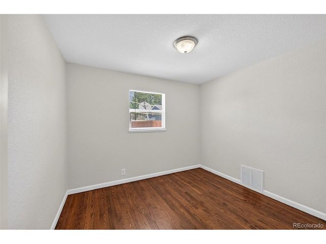 920 Moline St, Aurora, CO 80010