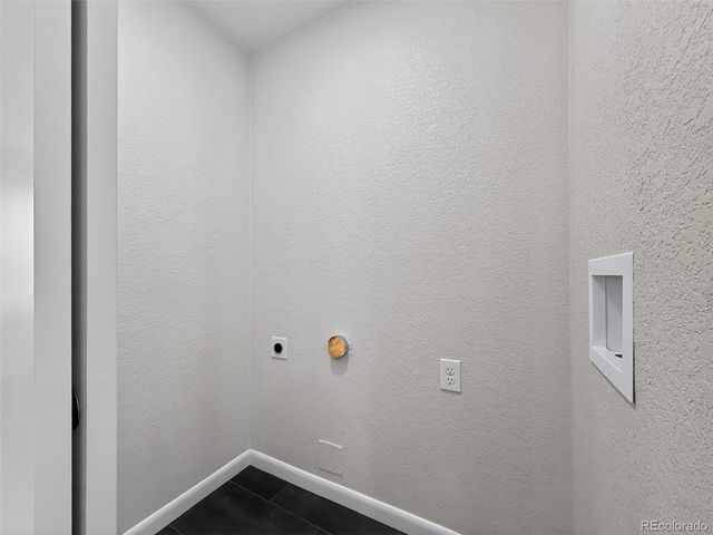 920 Moline St, Aurora, CO 80010