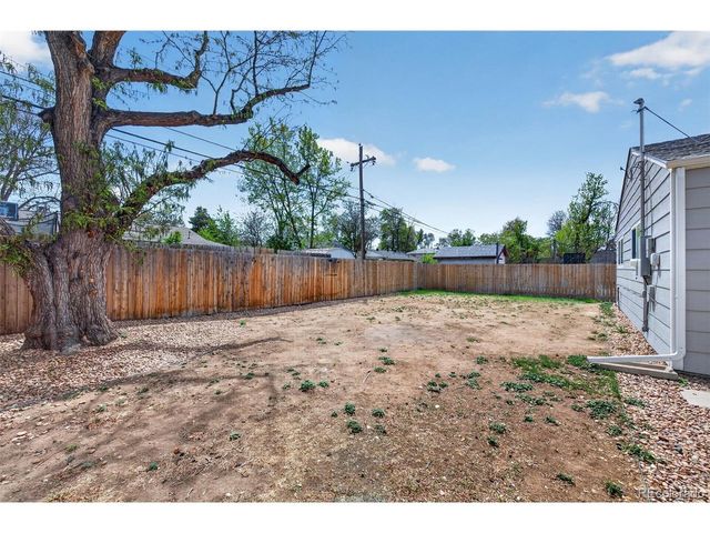 920 Moline St, Aurora, CO 80010