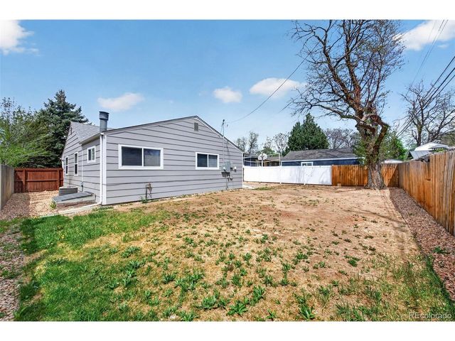 920 Moline St, Aurora, CO 80010