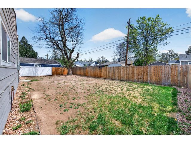 920 Moline St, Aurora, CO 80010