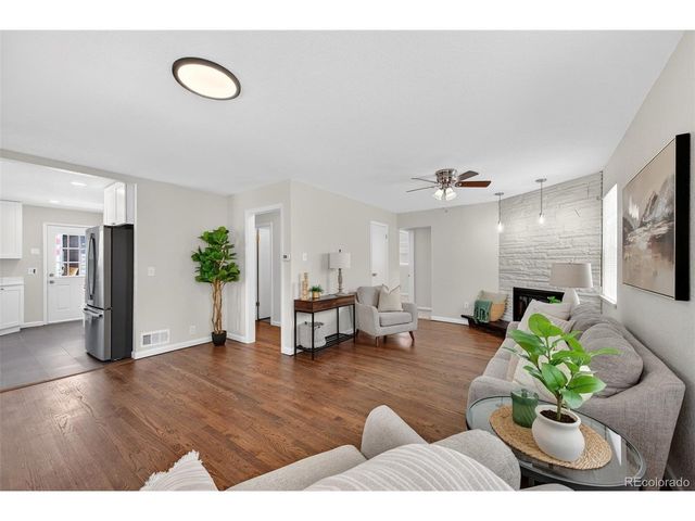 920 Moline St, Aurora, CO 80010