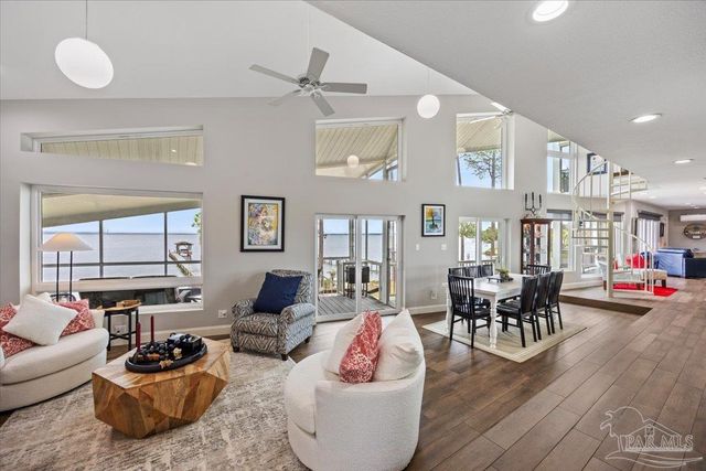 4528 Bayside Dr, Milton, FL 32583