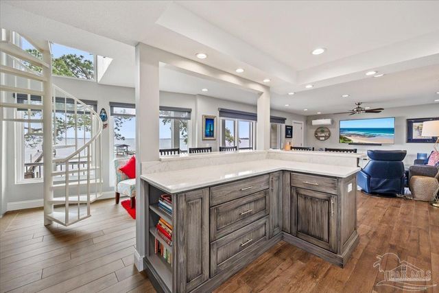 4528 Bayside Dr, Milton, FL 32583