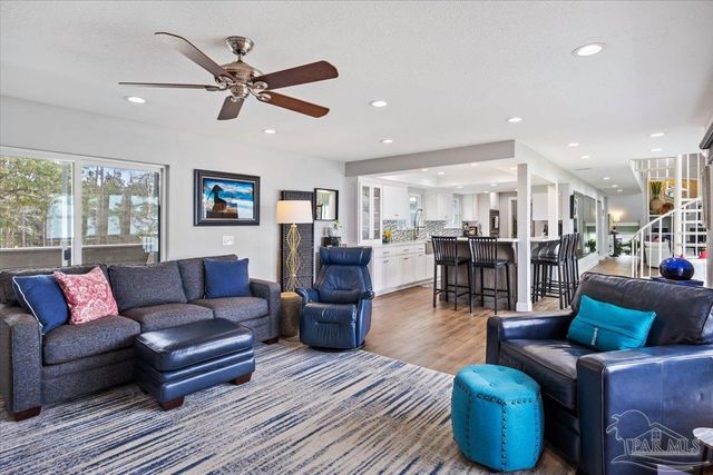 4528 Bayside Dr, Milton, FL 32583