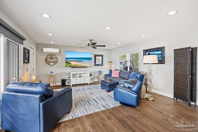 4528 Bayside Dr, Milton, FL 32583