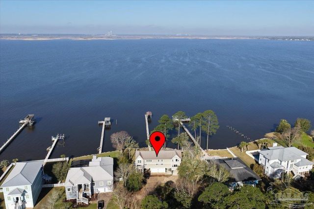 4528 Bayside Dr, Milton, FL 32583