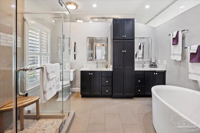 4528 Bayside Dr, Milton, FL 32583