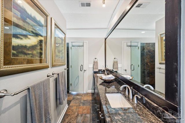 4528 Bayside Dr, Milton, FL 32583