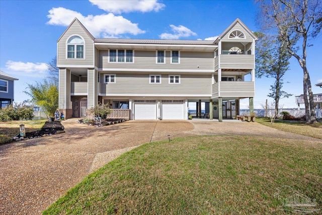 4528 Bayside Dr, Milton, FL 32583