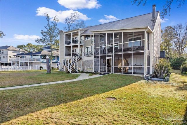 4528 Bayside Dr, Milton, FL 32583