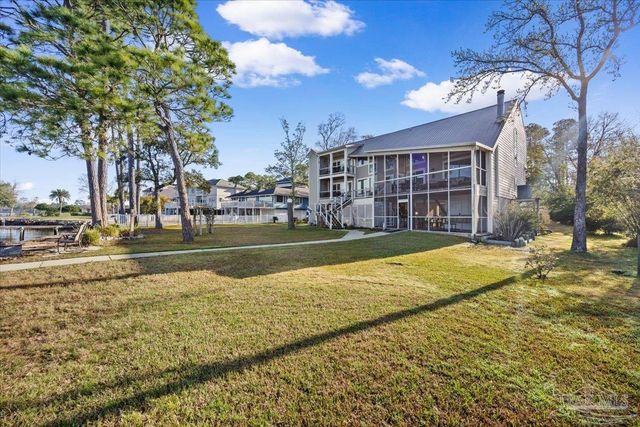 4528 Bayside Dr, Milton, FL 32583