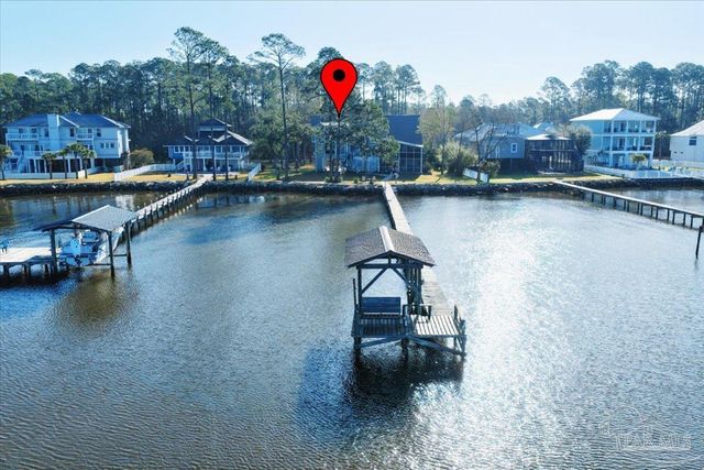 4528 Bayside Dr, Milton, FL 32583