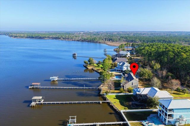 4528 Bayside Dr, Milton, FL 32583