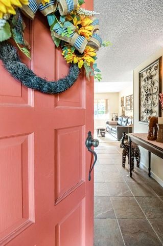 3015 S Jacob Street, Visalia, CA 93277