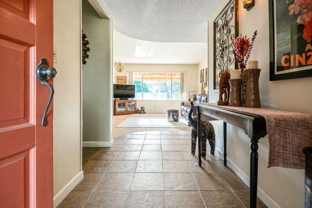 3015 S Jacob Street, Visalia, CA 93277