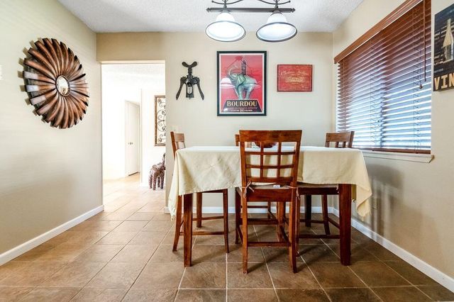 3015 S Jacob Street, Visalia, CA 93277