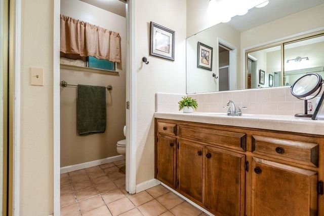 3015 S Jacob Street, Visalia, CA 93277