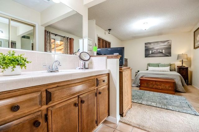 3015 S Jacob Street, Visalia, CA 93277