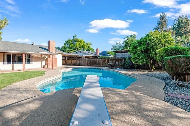 3015 S Jacob Street, Visalia, CA 93277