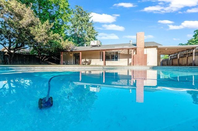 3015 S Jacob Street, Visalia, CA 93277