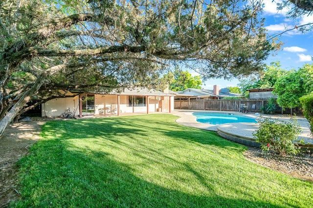 3015 S Jacob Street, Visalia, CA 93277