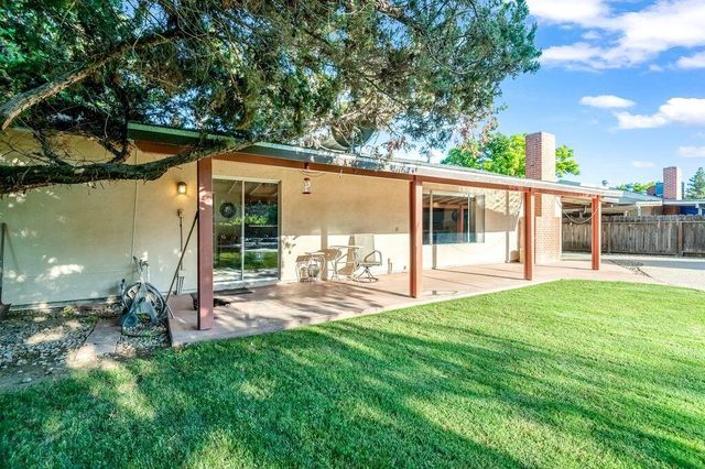 3015 S Jacob Street, Visalia, CA 93277