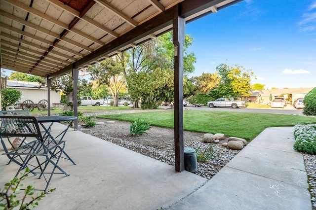 3015 S Jacob Street, Visalia, CA 93277