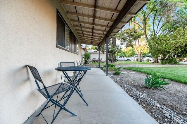 3015 S Jacob Street, Visalia, CA 93277